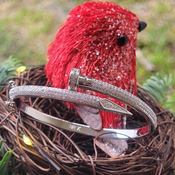 BRAND NEW Rhinestone Nail Bracelet - Picture 9 of 9